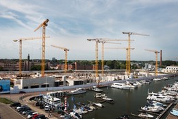 Acht WOLFF Krane bauen blaues Stadtviertel in Flandern