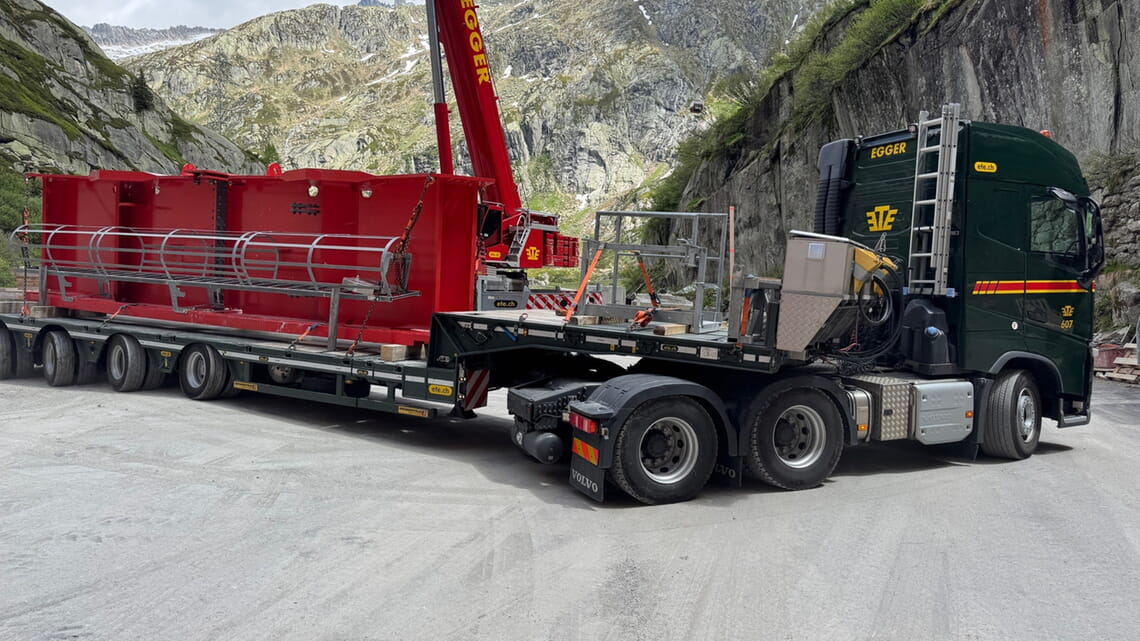 Dismantling of cranes in Grimsel