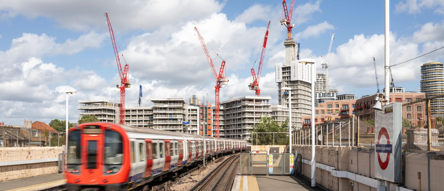 <h4>Attention, &ldquo;wolves&rdquo; on the track!</h4>