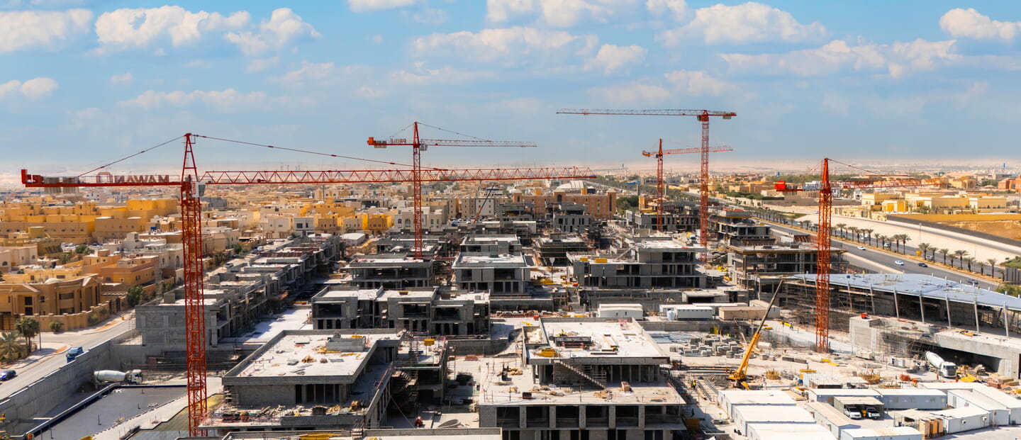 <h4>Five WOLFF cranes in 24/7 operation for a business campus in Riyadh</h4>