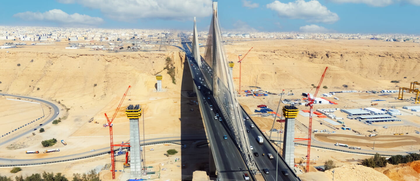 <h4>Three WOLFF 180 B luffing jib cranes build two cable-stayed bridges in Riyadh</h4>