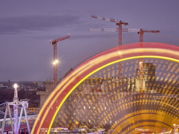 A giant dresses up – four WOLFF cranes at work on Hamburg’s Flak Tower Bunker